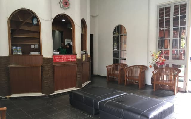 Landcons Hotel - photo 2