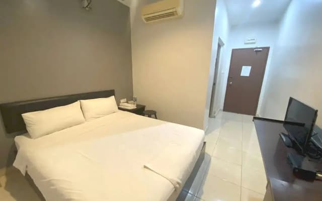 OYO 89715 CK Hotel 2 - photo 5