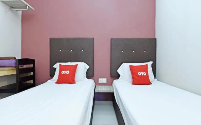 Super OYO Capital O 90556 Hotel Cherita Rooms - photo 2