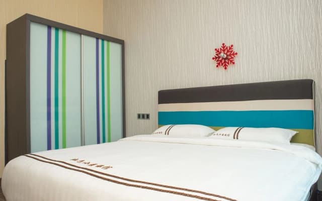 Red's Hotel - photo 2
