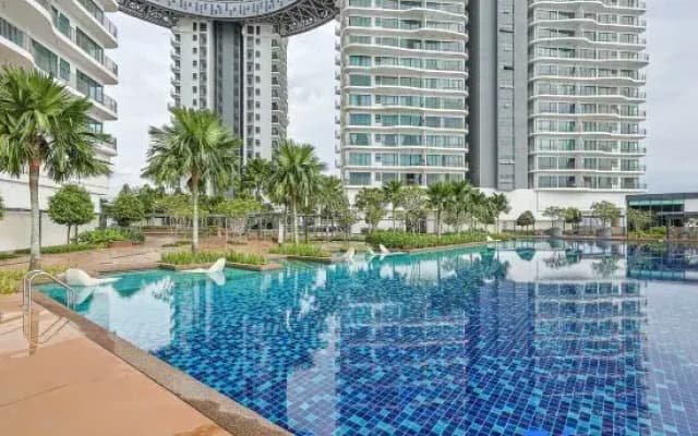 DAAB5 Elegant Skyline Suite * Datum Jelatek near KLCC - photo 2