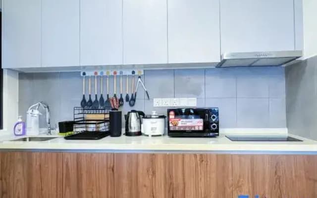M Vertica KL City 4 Bedroom Fully Air-Con Suite - photo 2
