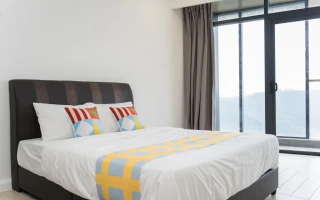 OYO Home 44050 Essential Studio Empire Marriot - photo 4