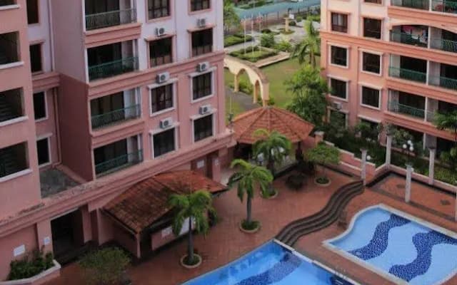 QQ Boutique Service Apartment @ Marina Court Resort Condominium - photo 2