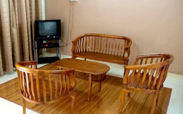 Putra Putri Lodge - photo 2