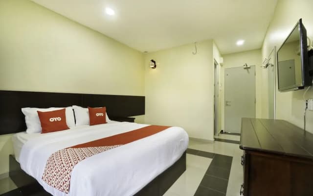 OYO 89960 Manjung Inn Hotel - photo 5