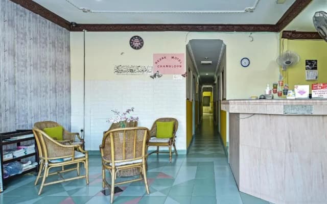 OYO 90736 Lh Resak Motel - photo 2