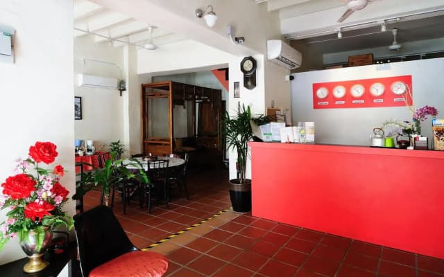 Red Inn Court - Hostel - photo 2