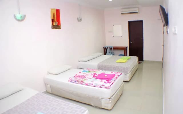 Taipann Hotel - photo 2