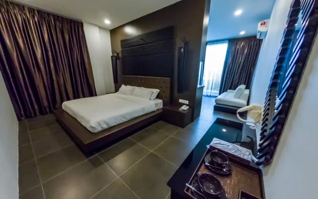 Hermitage Boutique House - photo 2