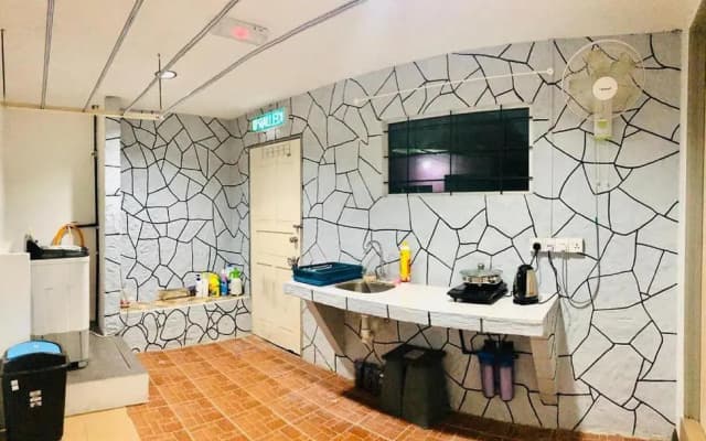 OYO HOME 90667 Chen Room Bs - photo 2