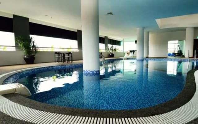 Holiday Villa Hotel & Suites - photo 3