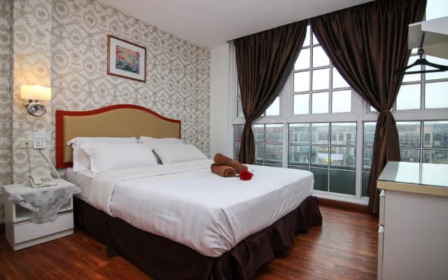 Hotel Zamburger Taman Nusa Bestari - photo 3