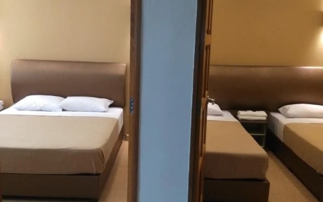 The Pines Hotel - photo 2