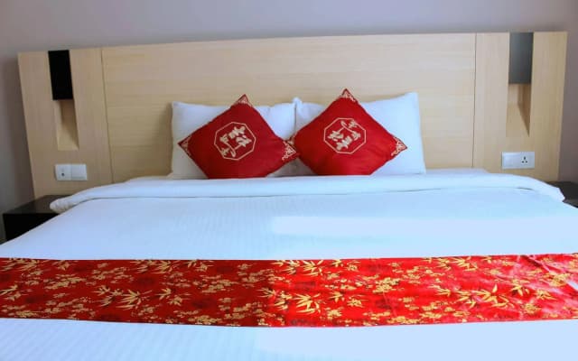 The Manor Suites and Apartments - photo 4