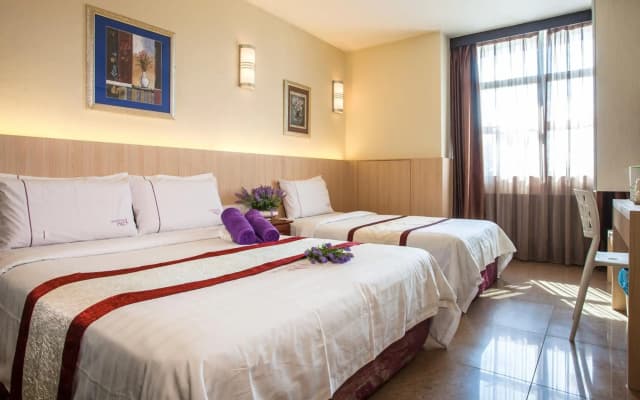 Lavender Inn Permas Jaya - photo 4