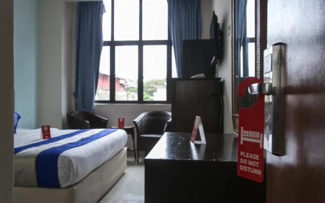 Dolphin Hotel, Chow Kit Kuala Lumpur - photo 3