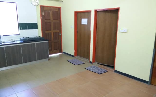Sri Sembulan Guesthouse - photo 2