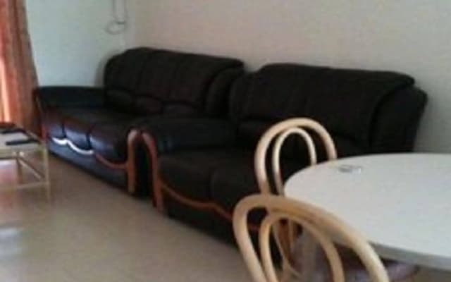 Sunshine @ Bayu Emas Apartment - photo 2