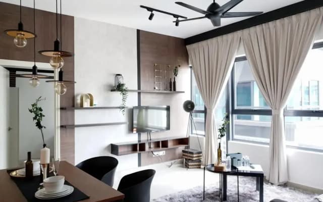 Stylish & Cozy 2BR Apt at Arte Plus, FREE Parking - photo 2