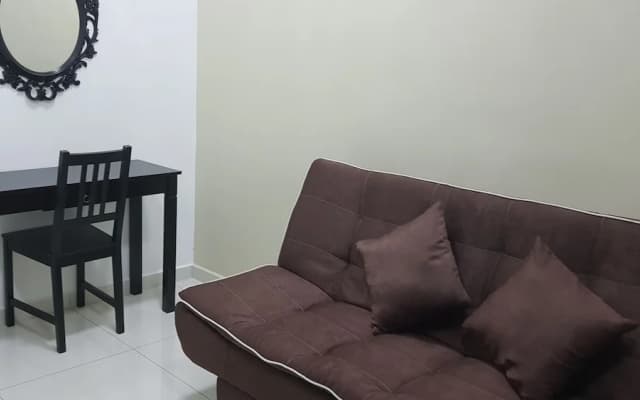 Euzmo Residences at Studio 14 - photo 5