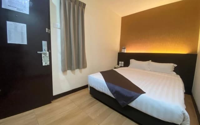 Capital O 90447 Hotel Ezzyhome Kebun Teh - photo 3