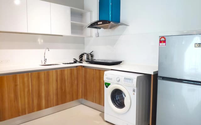 5-Star Apartment + Infinity Pool, 4 pax, 1 min to Jaya One - photo 3