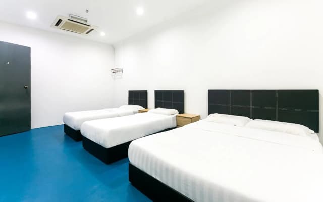 Capsule Inn - photo 2