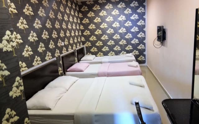 OYO 89407 EZI Hotel - photo 5