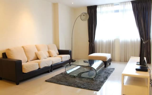 Peaceful Service Suites at Taragon Puteri Bintang - photo 5