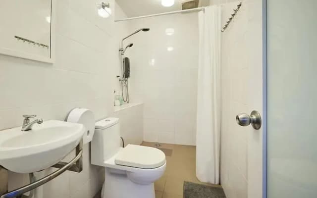 Sleepy Nomad Hostel - photo 5