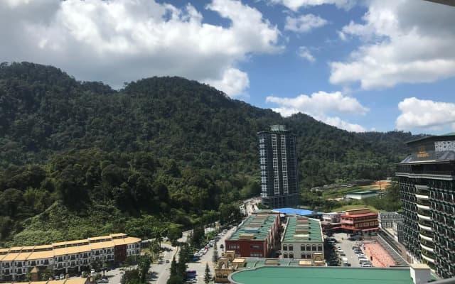 Genting Windmill Amazing Sky Pool 2bedroom With Aircon Wi-Fi - photo 4
