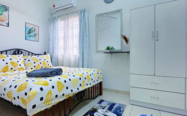 Sri Ixora Kajang | Spacious 3BR w/ Full A/C - photo 5