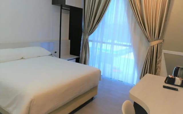 Legacy Hotel - photo 3