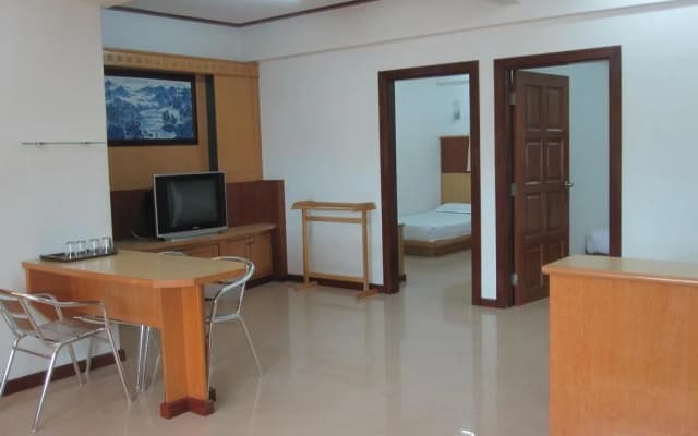 Wisma Pantai Apartment - photo 4