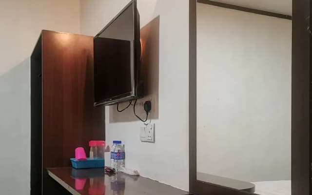 OYO 90157 One World Hotel - photo 3