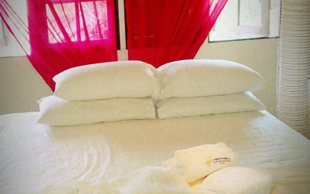 The Secret Sanctuary Boutique Cottage - photo 2