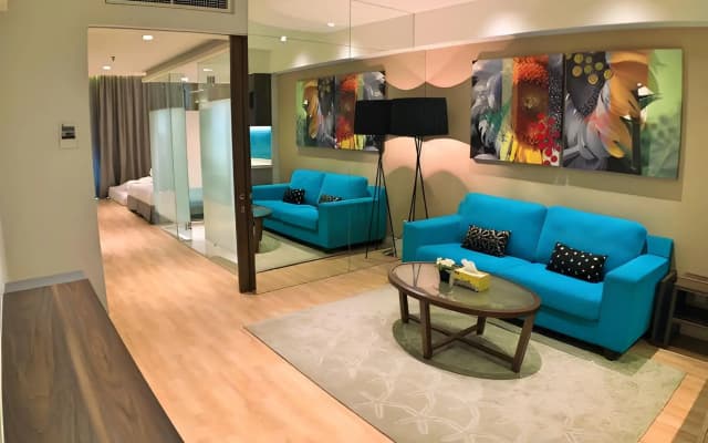 Greystone Haus at D' Majestic Place - photo 2