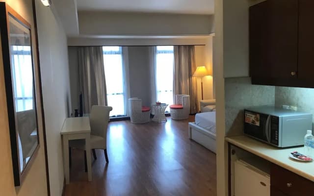 KL Service Apartment at Times Square - photo 3