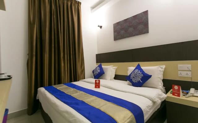 OYO 286 Uptown Hotel - photo 2