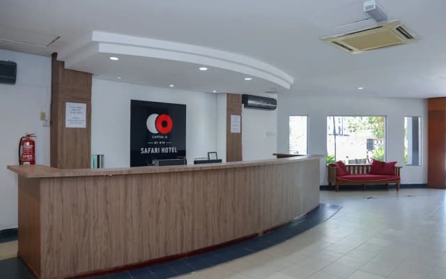 OYO Capital O 89876 Safari Hotel - photo 2
