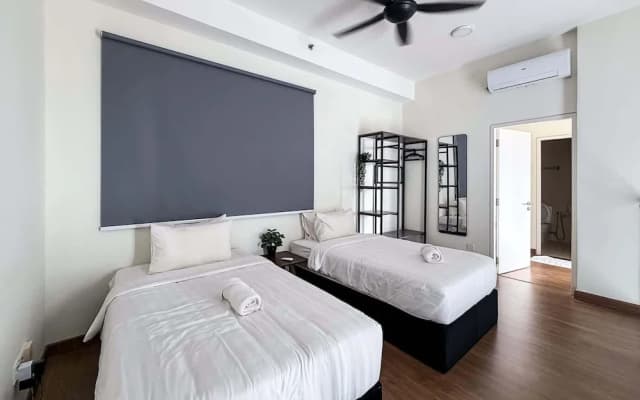 Modern Family Duplex for 6, Near Jonker St - photo 5