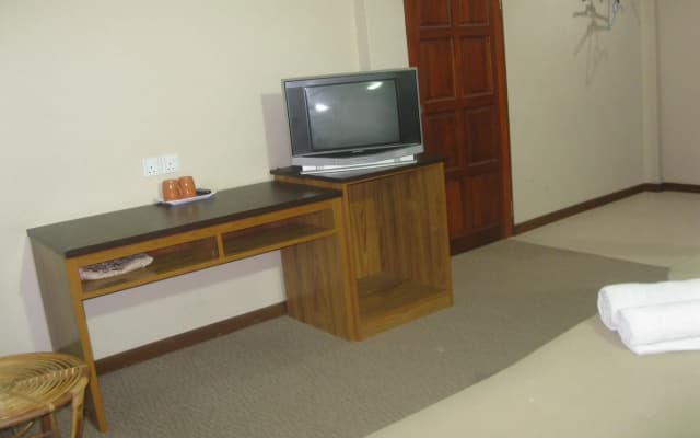 Baron Waterfront Hotel - photo 3