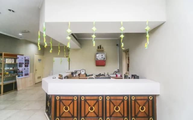 OYO 563 Jockey Lodge Hotel - photo 2