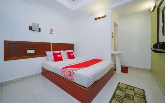 Fins Hotel by OYO Rooms - photo 5