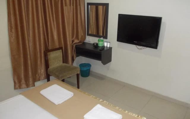 Newtown Star Hotel - photo 3