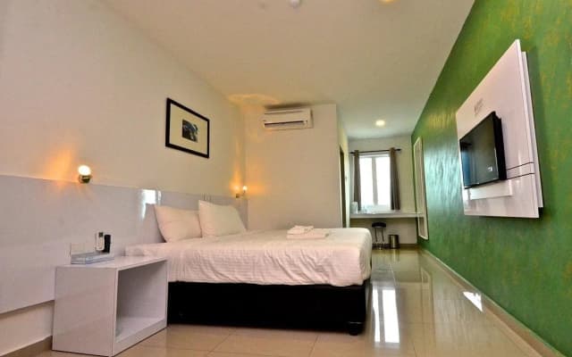 Yew Boutique Hotel - photo 4