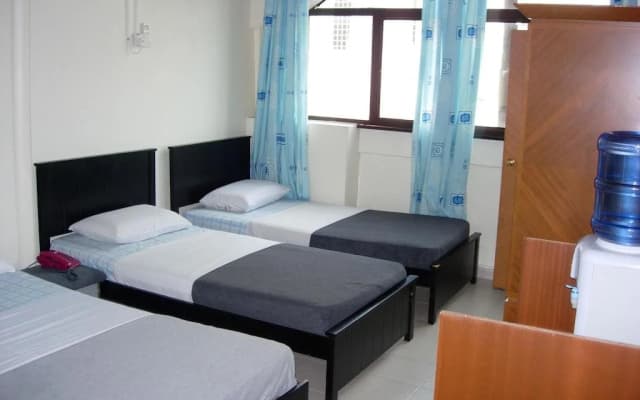 Gold Leaf Hotel - photo 2