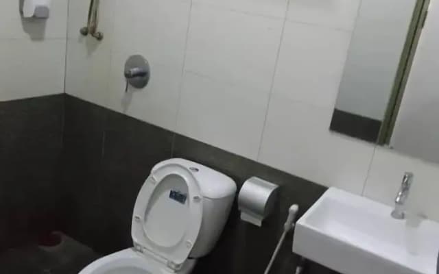 One Point Hotel Airport Kuching - photo 4