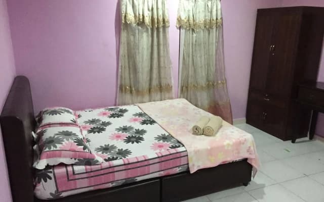 Zulina Homestay - photo 5